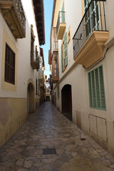 eine gasse in palma auf palma de mallorca