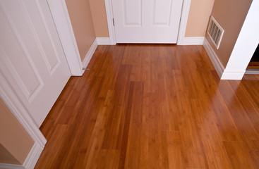 Modern interior bamboo hardwood flooring after renovation - 127128716