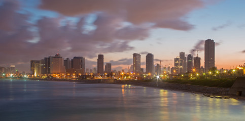 Fototapeta na wymiar TEL AVIV, ISRAEL - MARCH 2, 2015: Tel Aviv panorama in the morning.
