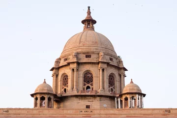 Gordijnen Parliament building tower, Delhi, India. © mizzick