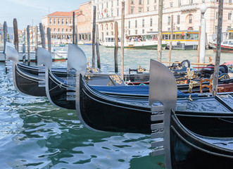 Fototapeta na wymiar Gondola on the canals of Venice