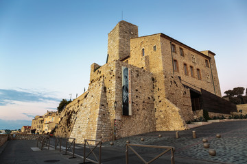 Medieval fortress at dawn Antibes, France - obrazy, fototapety, plakaty