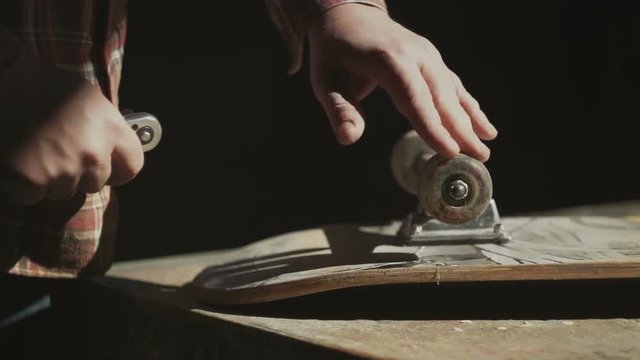 Restoration of the old skateboard