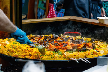 Seafood paella sold at Borough Market in London - obrazy, fototapety, plakaty