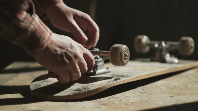 Restoration of the old skateboard
