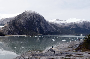 Tourists at the Pia glacier.