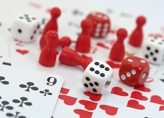 Gesellschaftsspiele, Kartenspiele, Würfelspiele