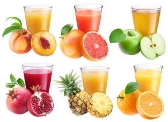 Crédence de cuisine en verre imprimé Jus Verres de jus de fruits frais et fruits autour d& 39 eux.