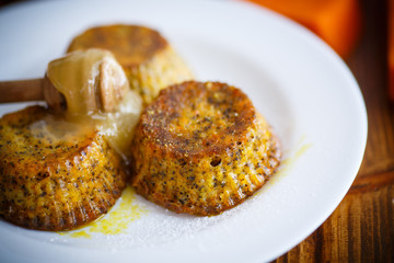 sweet cakes from cottage cheese with pumpkin