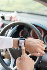 Use smart watch with using application for navigator on a screen