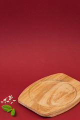 Drewniana podkładka do deserów © BlackMediaHouse