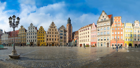 64 mpx Panoramic view of architecture medieval facades Market Square, one of the largest medieval squares in Europe. Wroclaw, Poland. EU. - obrazy, fototapety, plakaty