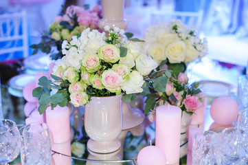 wedding flower decor in the restaurant for dinner