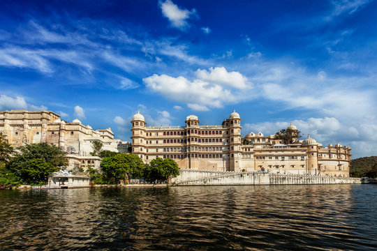 City Palace view from the lake. Udaipur, Rajasthan