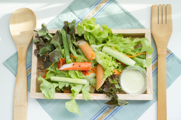 Salalroll and salad dressing