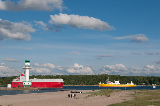 Leuchtturm mit Strand an der Kieler Förde