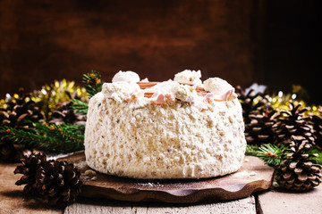 Cake of the whipped egg white, Christmas decorations, selective