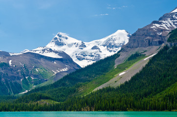 Naklejka na ściany i meble Majestic mountains and lake in Canada.