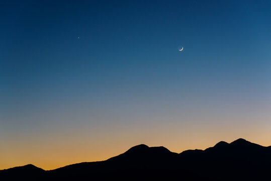 The Moon, Venus and Saturn after sunset
