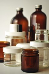 Laboratory, medical and cosmetic jars and bottles