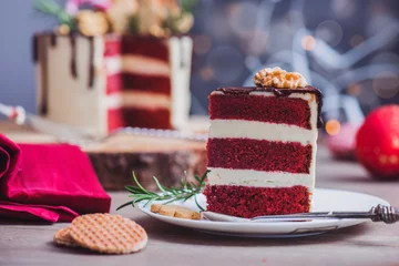 Rolgordijnen Red velvet  cake decorated for Christmas © 2xSamara.com