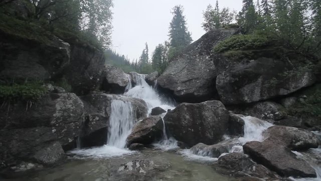 waterfall "Hudojnikov" in National park Ergaki