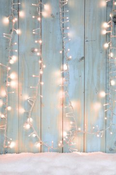  Weihnachten Dekoration mit Lichterkette - Weihnachtlicher Hintergrund mit Schnee - Lichterglanz