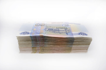 100 b 50 банкноты банка России на бело