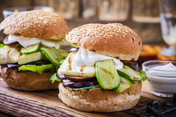 Grilled vegetable and haloumi burger with romaine lettuce, Greek style