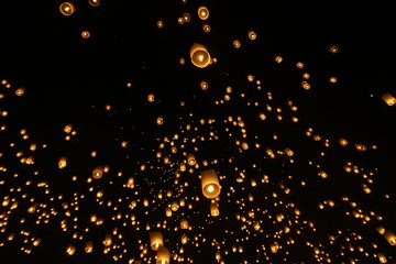 Sky lantern festival(yee peng lanna)in Chaing Mai, Thailand © khunta