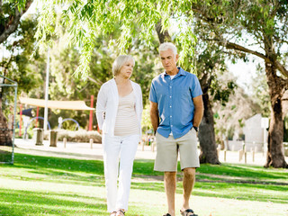 Fototapeta premium Senior couple relaxing in park