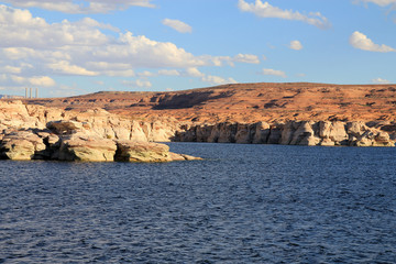 Fototapeta na wymiar Powell lake in USA