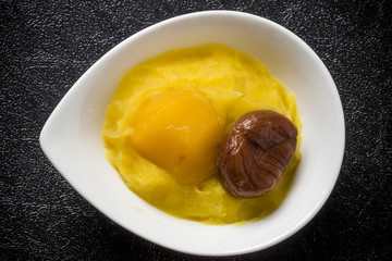 栗きんとん　 sweet chestnuts japanese food