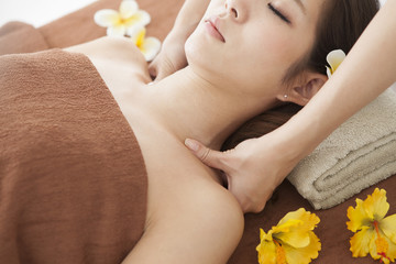 Obraz na płótnie Canvas Decollete massage