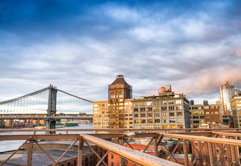 Obraz premium View from Brooklyn Bridge at sunset, New York