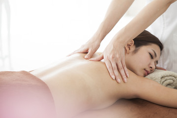 Fototapeta na wymiar Aromatic oil massage