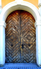 old doors attraction