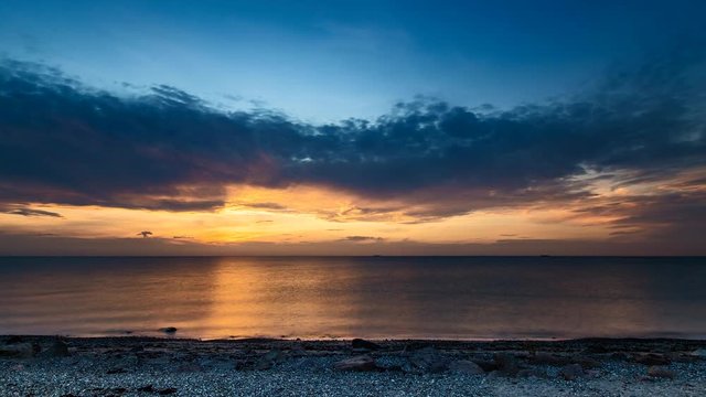 Zeitraffervideo Sonnenuntergang am Strand von Westermakelsdorf II
