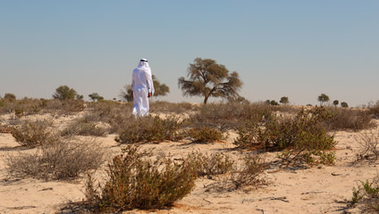 Obraz premium Arab man in desert