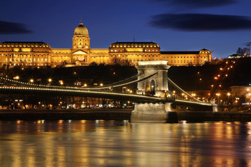 Fototapeta na wymiar Szechenyi Chain Bridge and Royal Palace in Budapest. Hungary