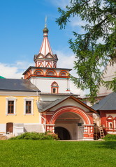 Fototapeta na wymiar Gate Church Savvino Storozhevsky monastery in Zvenigorod