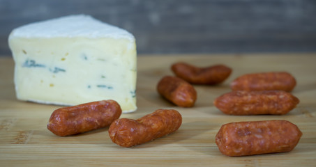 Minisalamis mit Käseecke