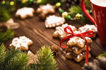 Obraz na płótnie Canvas Christmas cookies with red bow