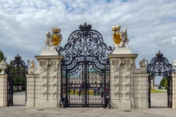 gate to the Belvedere Palace, Vienna - obrazy, fototapety, plakaty
