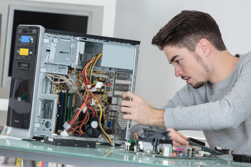 hardware computer technician