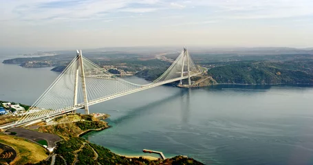 Foto op Plexiglas Nieuwe Bosporusbrug van Istanbul, Turkije. Luchtmening van Yavuz Sultan Selim-brug. © murattellioglu