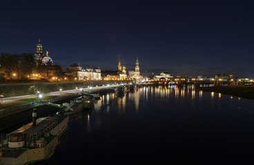 Fototapeta na wymiar Night view of the Dresden old town architecture