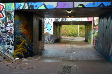 Bunte Fußgängerunterführung in Freiburg