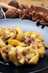 Tortelloni alle noci Walnuts Italienska köket Cucina italiana 이탈리아 요리 Kuchnia włoska Итальянская кухня 義大利飲食 Italian cuisine Gastronomía de Italia Ẩm thực Ý