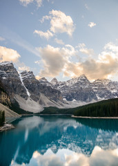 Fototapeta na wymiar Moraine Lake, Banff National Park